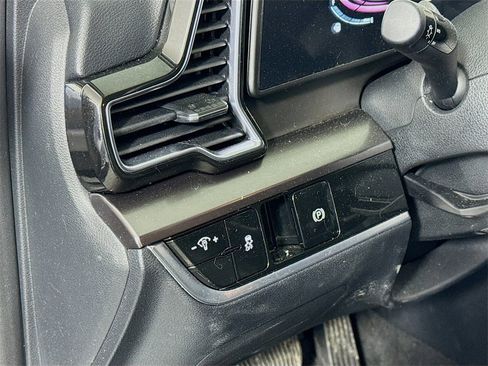 Used 2024 Kia Sportage EX image 10