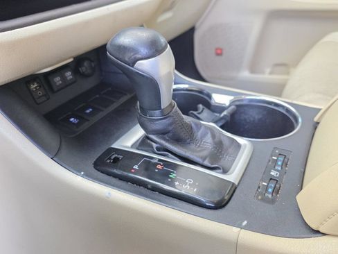 Used 2017 Toyota Highlander Limited FWD image 24