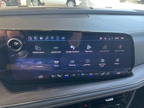 New 2025 Chevrolet Suburban Premier image 23