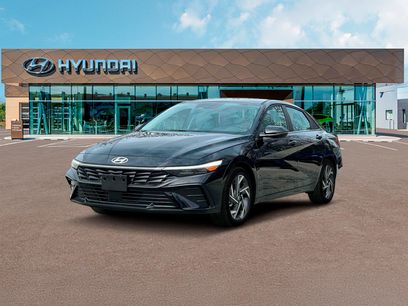 New 2025 Hyundai Elantra Limited w/ Cargo Package