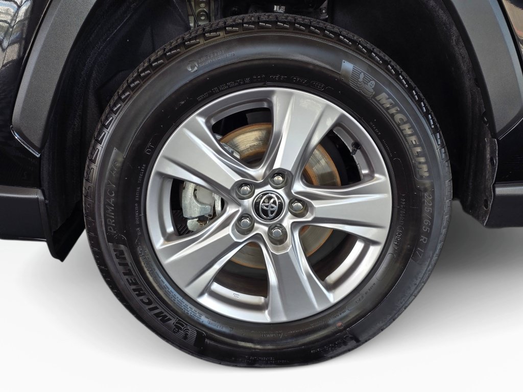 Certified 2025 Toyota RAV4 XLE FWD image 11