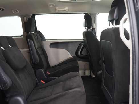 Used 2014 Dodge Grand Caravan SXT w/ Rear Park Assist Package FWD image 14