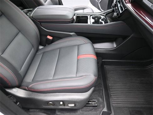 Used 2024 Chevrolet Traverse RS w/ LPO, Floor Liner Package image 27