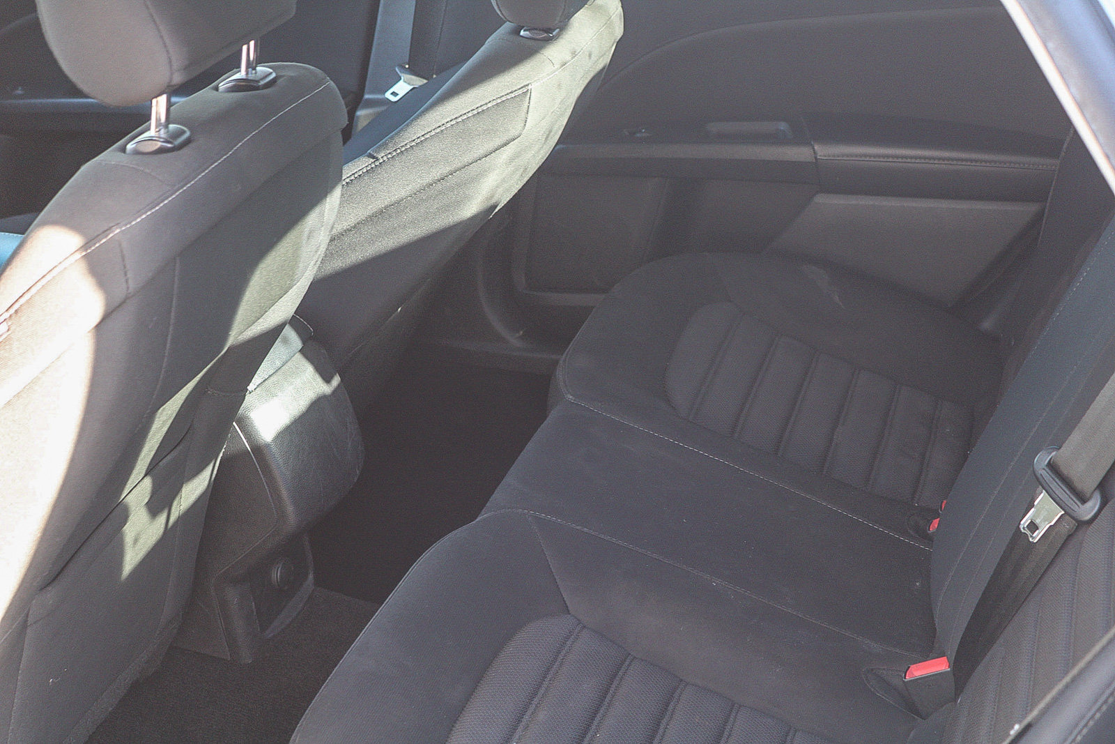 Used 2018 Ford Fusion S w/ Equipment Group 101A FWD image 19