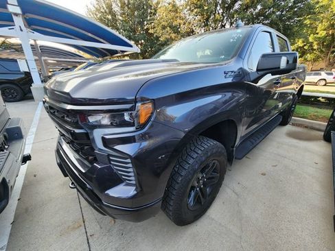 Used 2024 Chevrolet Silverado 1500 LT Trail Boss w/ Convenience Package II AWD/4WD image 2