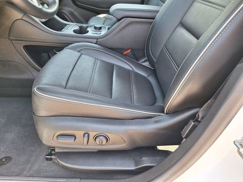 Used 2023 GMC Acadia Denali w/ Denali Ultimate Package FWD image 35