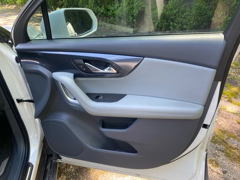 Used 2019 Chevrolet Blazer LT FWD image 25