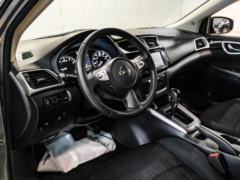 Used 2019 Nissan Sentra SV FWD image 3
