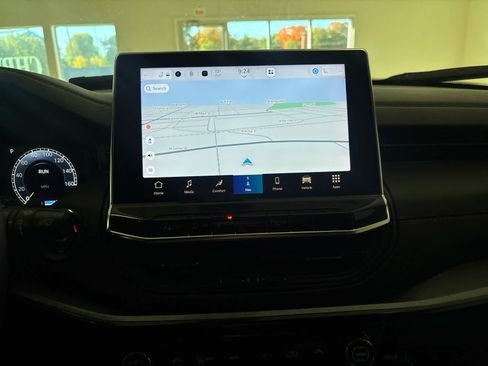 Used 2024 Jeep Compass Trailhawk w/ Trailhawk Elite Group image 31