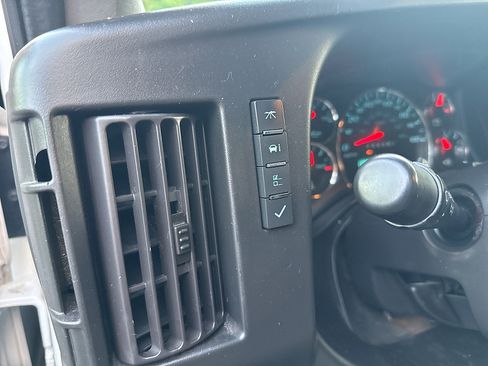 Used 2021 Chevrolet Express 2500 w/ Driver Convenience Package RWD image 25