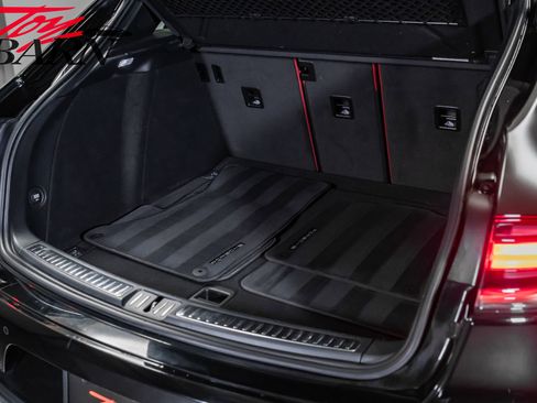 Used 2020 Porsche Macan Turbo image 52