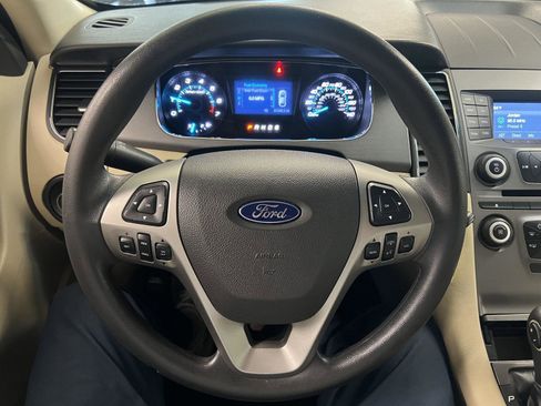 Used 2019 Ford Taurus SE image 6