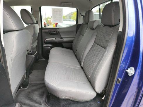 Certified 2022 Toyota Tacoma SR5 AWD/4WD image 19