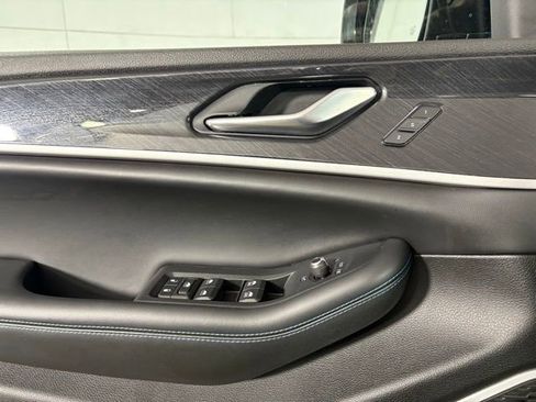 Used 2022 Jeep Grand Cherokee Trailhawk w/ Luxury Tech Group III image 22