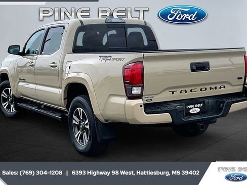 Used 2019 Toyota Tacoma TRD Sport w/ Technology Package image 2