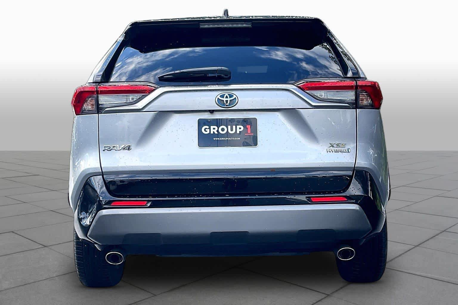 Used 2019 Toyota RAV4 XSE AWD/4WD image 4