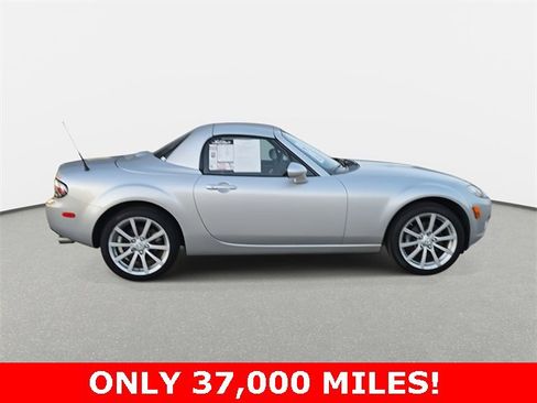 Used 2008 MAZDA MX-5 Miata Grand Touring w/ Premium Pkg image 4