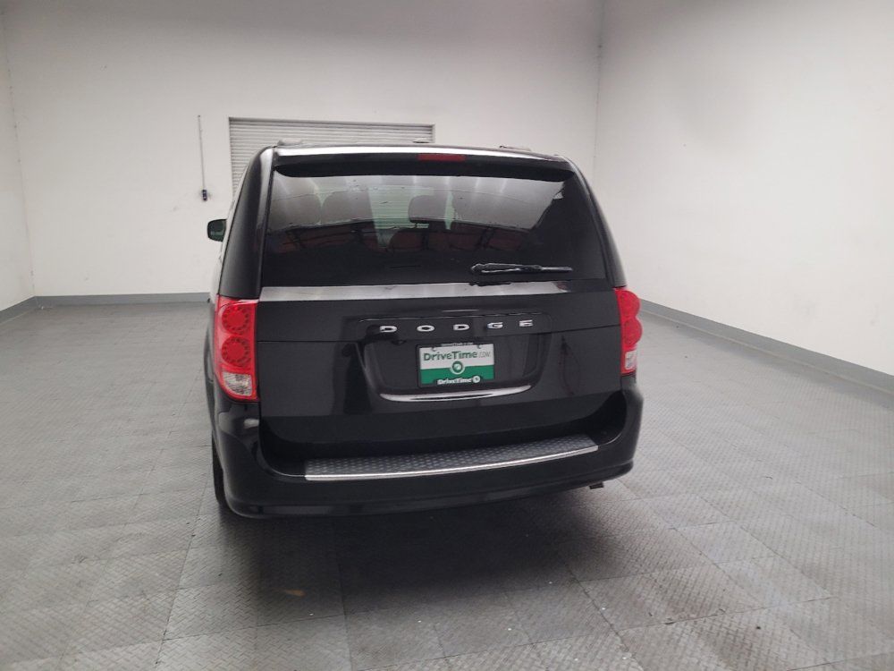 Used 2017 Dodge Grand Caravan SXT FWD image 6