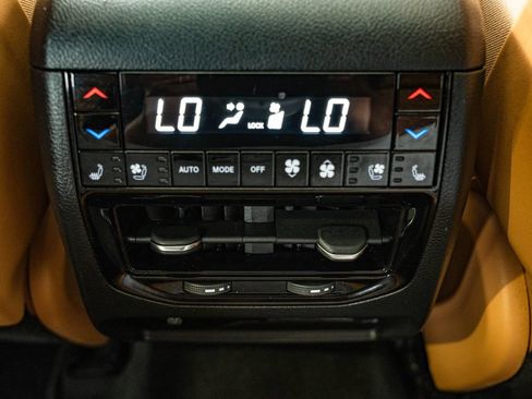 Used 2022 Jeep Grand Cherokee Summit AWD/4WD image 43