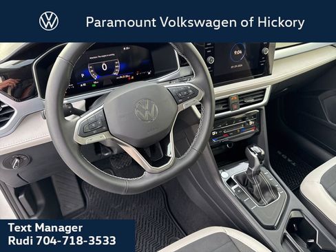 New 2026 Volkswagen Taos SE FWD image 22