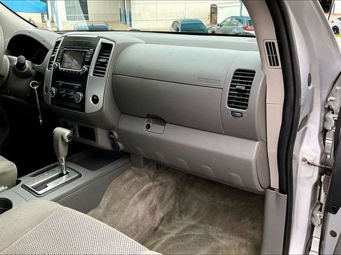 Used 2018 Nissan Frontier SV RWD image 13