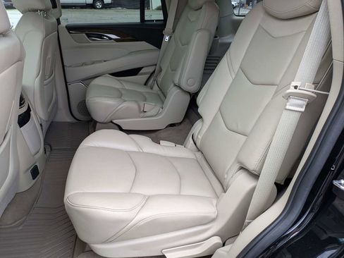 Used 2019 Cadillac Escalade Luxury RWD image 13
