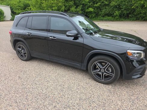 Used 2023 Mercedes-Benz GLB 250 4MATIC image 17