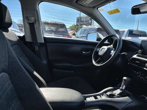 Used 2025 Honda HR-V LX image 16