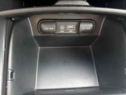 Used 2016 Kia Sorento LX image 16