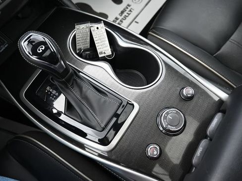 Used 2019 INFINITI QX60 Luxe w/ Essential Package image 31