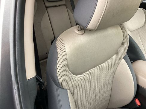 Used 2020 Hyundai Santa Fe SE image 18