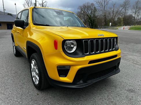 Used 2023 Jeep Renegade Latitude image 1