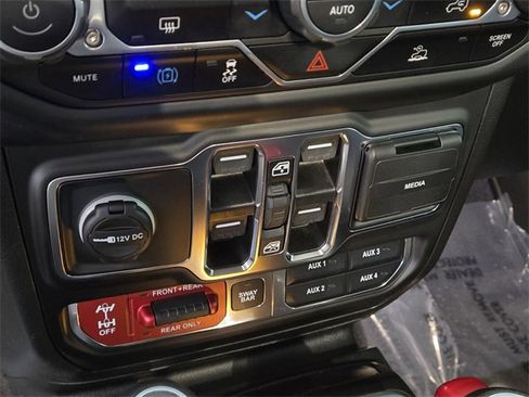 Used 2023 Jeep Wrangler Unlimited Rubicon 4xe image 37