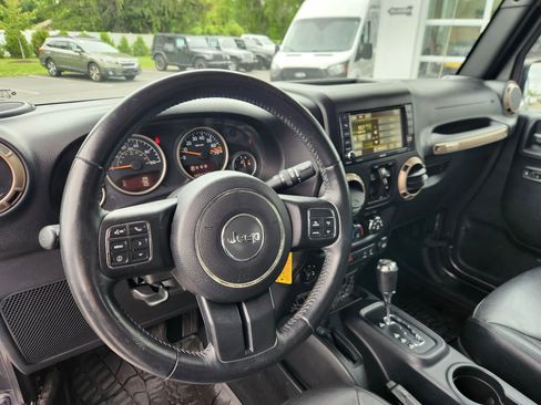 Used 2016 Jeep Wrangler Unlimited Sahara image 30