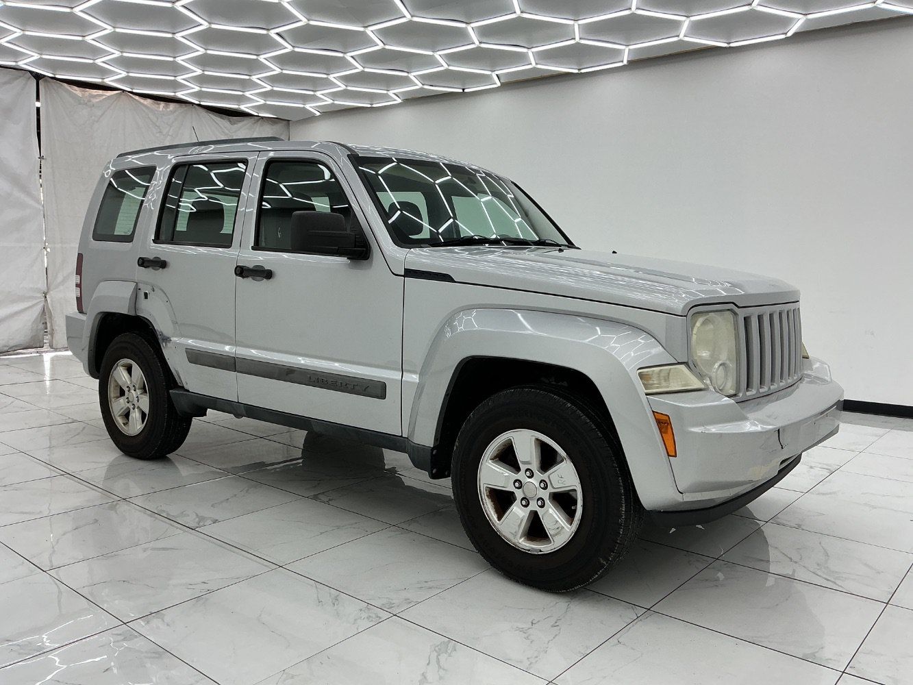 Used 2011 Jeep Liberty Sport RWD image 3
