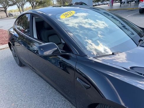 Used 2021 Tesla Model 3 Standard Range Plus image 14