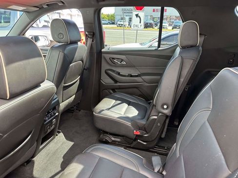 Used 2023 Chevrolet Traverse Premier w/ Redline Edition image 10