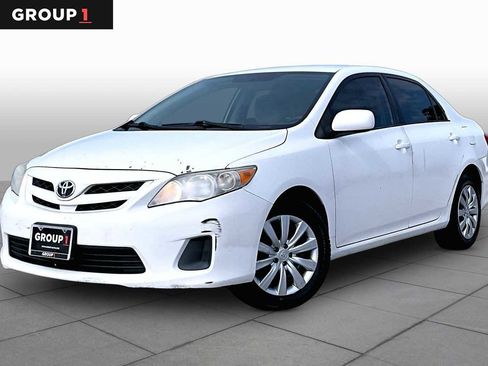 Used 2012 Toyota Corolla LE FWD image 1
