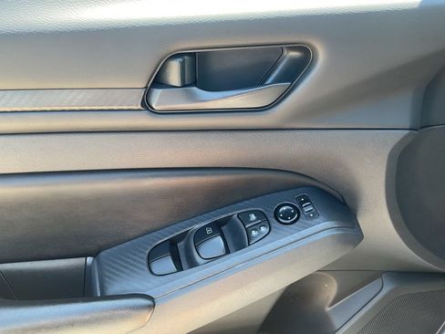Used 2024 Nissan Altima 2.5 S FWD image 22