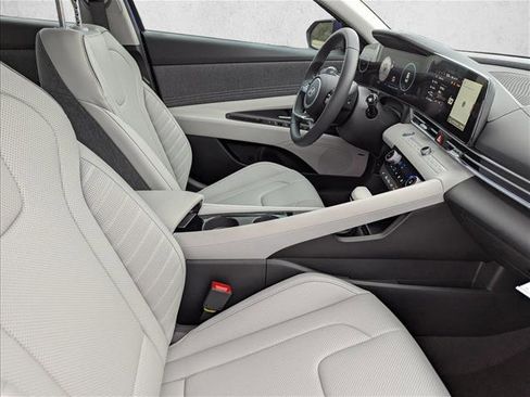 New 2026 Hyundai Elantra Limited image 29