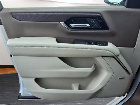 New 2026 GMC Yukon Denali w/ Denali Reserve Package image 16