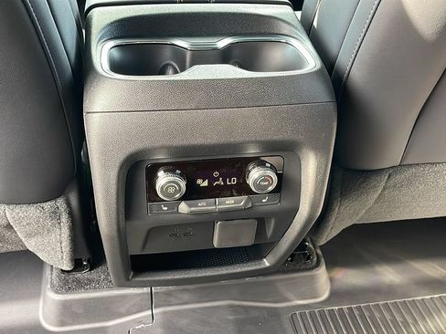 New 2027 GMC Acadia Elevation FWD image 18