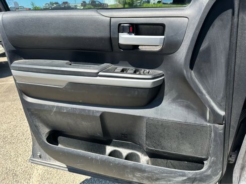 Used 2019 Toyota Tundra SR5 AWD/4WD image 17