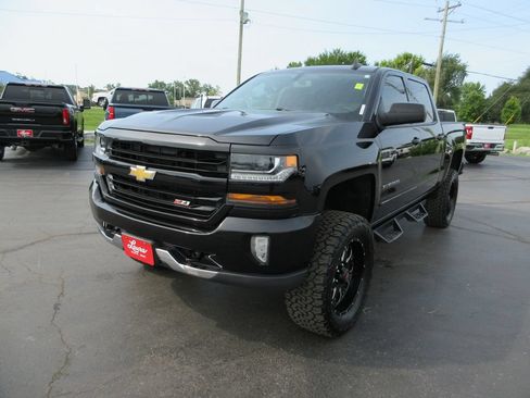 Used 2017 Chevrolet Silverado 1500 LT w/ All Star Edition AWD/4WD image 10