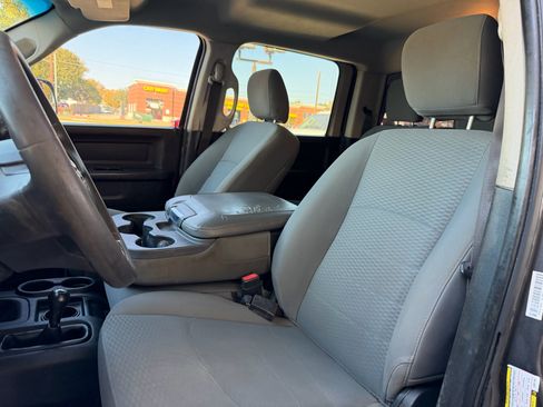 Used 2018 RAM 2500 Tradesman w/ Chrome Appearance Group image 22