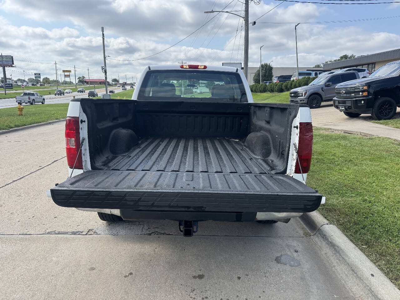 Used 2008 Chevrolet Silverado 1500 W/T w/ Towing Package RWD image 10