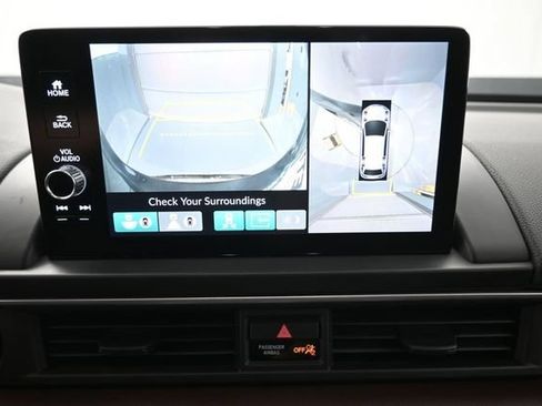 Used 2025 Honda Pilot Elite image 2