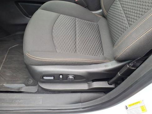 Used 2021 GMC Terrain SLE w/ Driver Convenience Package image 14