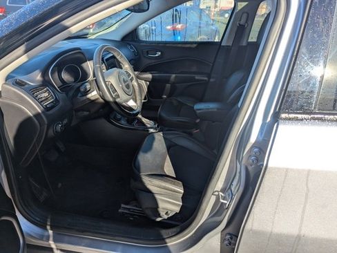 Used 2019 Jeep Compass Altitude image 9