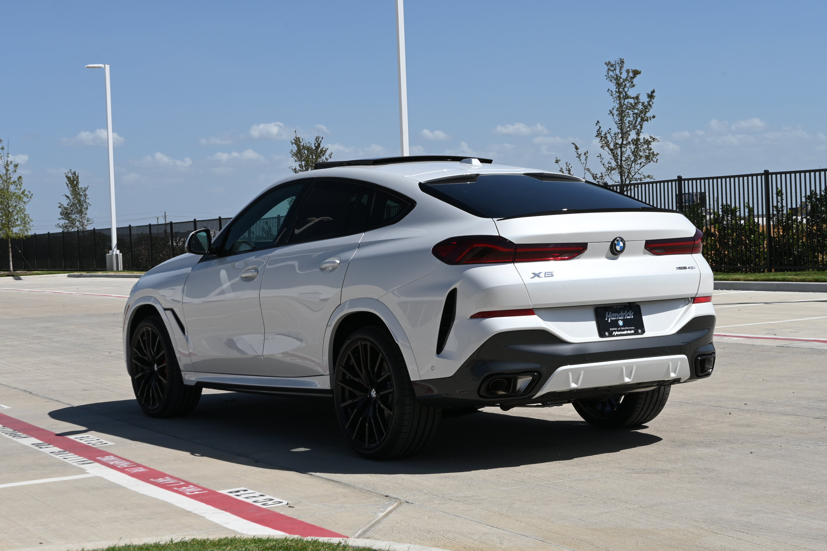 New 2027 BMW X6 xDrive40i w/ Executive Package AWD/4WD image 6